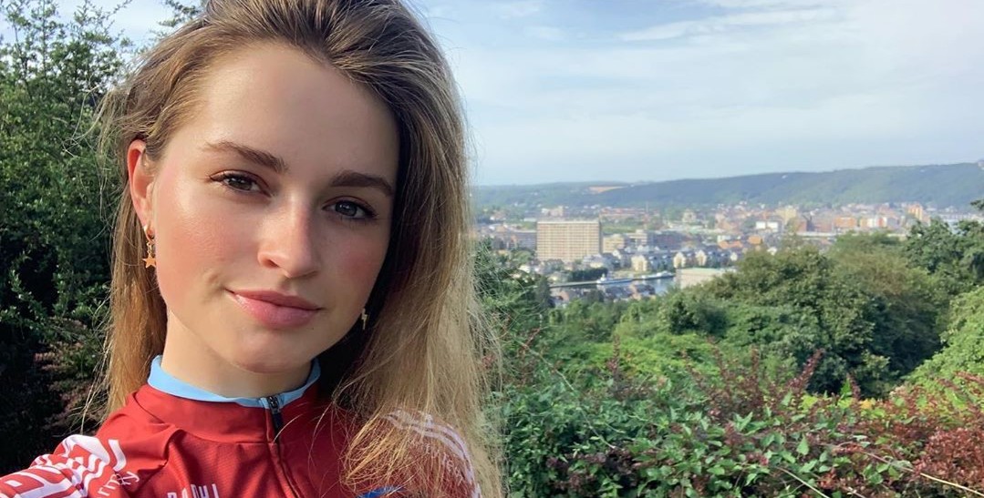 Elodie Kuijper is een schoonheid in het peloton ...