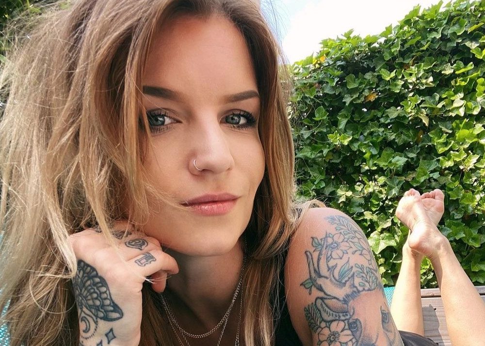 YouTuber Dionne Slagter deelt pikante foto&amp;#39;s op Instagram | GvH